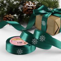 Лента атласная 25мм*25м Снежинки №056 зеленый/белый 7706139