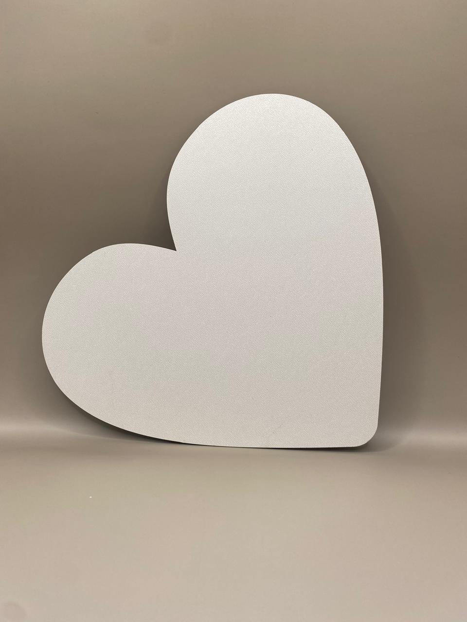 Подложка для торта деревянная ЛХДФ d-260мм (260*228мм) СЕРДЦЕ